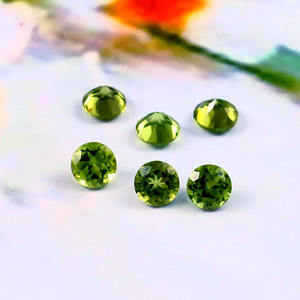 Lote al por mayor certificado IGI de piedras preciosas verdes facetadas de corte redondo de peridoto Natural de 4mm para la fabricación de joyas - Product Image 3