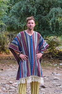 Poncho mexicain tissé à la main, kaftan, cape à capuche, style vintage bohème hippie, motif tribal ethnique géométrique, pull-over surdimensionné unisexe - Product Image 2