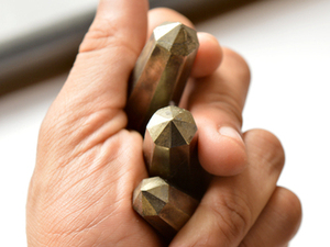 Tour de pyrite naturelle de haute qualité, effet druzy, doré chatoyant, autoportant, pointe de tour, Or des fous, cristal de guérison, pierre précieuse - Product Image 6