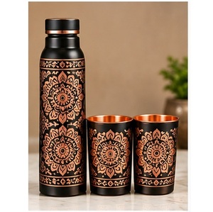 Bouteille d'eau en cuivre pur avec deux tasses, motif floral, noir et or rose, ensemble de vaisselle portable pour usage domestique - Product Image 4