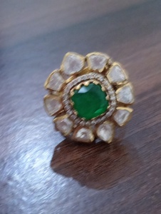 แหวนเงินรูปดาวประดับเพชร Amaira Jewels ชุบทอง 18K สำหรับผู้หญิง สไตล์วินเทจ เหมาะสำหรับงานหมั้นและงานแต่งงาน ประดับด้วยพลอยสีเขียวแบบดับเบิ้ลแพเว่ - Product Image 1