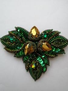 Broche Bordado Artesanal Exclusivo MD HANDICRAFTS con Adornos de Cuentas de Alta Calidad, Joyería Unisex para Bodas - Product Image 2