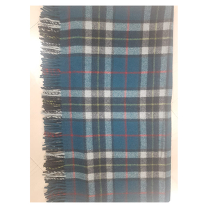 Couverture élégante Thomson bleue pour la décoration de chambre à coucher, au design raffiné et au toucher doux et confortable - Product Image 2