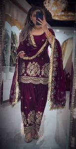 Presentando la nueva colección de diseñadores en conjunto de salwar farshi de seda Crushi con dupatta, completamente cosido y listo para usar. - Product Image 4