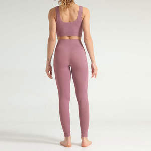 Ensemble de yoga pour femme, longueur standard, tendance, dernière arrivée, léger et abordable. - Product Image 4