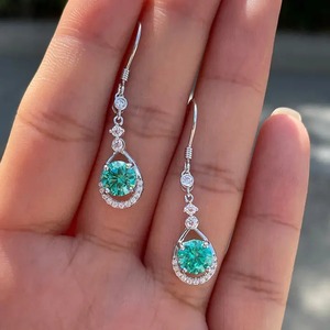 Nouvelle conception Boucles d'oreilles pendantes en argent sterling plaqué or blanc avec moissanite 925 de 1,0 carat*2 et tourmaline Paraiba taille éclatante, tendance - Product Image 2