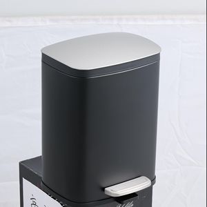 Cestino Rettangolare a Pedale in Acciaio Inox da 5L con Secchio Interno Rimovibile per Uso in Bagno - Product Image 1