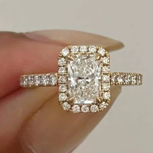 Anillo de moissanita con corte radiante y doble halo, chapado en oro, para mujer, plata 925, joyería de boda, para regalo nupcial o aniversario. - Product Image 1
