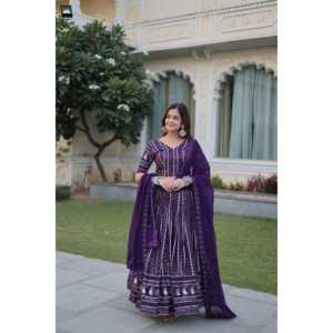 Violet Faux Blooming Avec Paillettes Lourdes Zari Brodé travail Lehenga Choli - Product Image 4