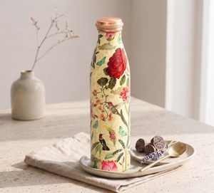 Bouteille d'eau de luxe vintage en cuivre pur, imprimé botanique, motif rose, tulipe et oiseaux, couleur blanc cassé - Product Image 1