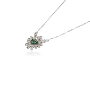 Collar con Colgante de Corazón Sagrado con Esmeralda y Diamantes, Diseño Único y Minimalista, Oro Blanco Puro de 14K, Joyería Hecha a Mano para Mujer - Product Image 5