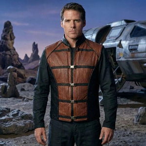 Chaleco Gótico de Cuero Acolchado Marrón y Negro Hecho a Mano, Chaleco Táctico Resistente de Cuero, Venta al por Mayor OEM ODM - Product Image 3