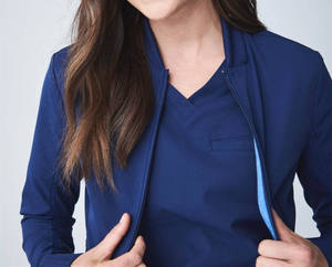 Chaqueta Médica de Calidad Confiable con Tela Ligera y Duradera y Aspecto Profesional para Enfermeras y Médicos - Product Image 5