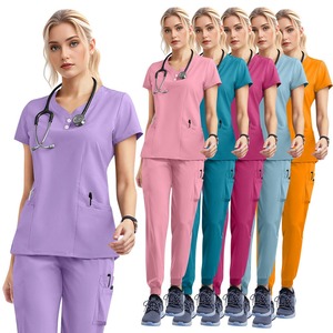 Tenues d'hiver personnalisées pour médecins et infirmières : ensembles d'uniformes médicaux roses pour Noël - Product Image 3