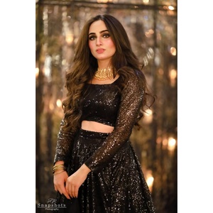 Lehenga Choli de créateur pour les fêtes, silhouette robe de bal à taille naturelle avec broderies de sequins lourdes - Product Image 4