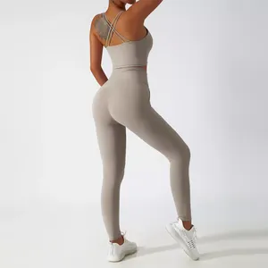 Conjunto de Yoga para Mujer de Secado Rápido, Precio al por Mayor, Alta Calidad, Nuevo Diseño Elegante, en Venta con Diseño de Logotipo Personalizado - Product Image 3