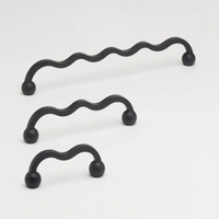 Poignée de tiroir minimaliste en laiton massif noir avec extrémités rondes, poignée de meuble durable pour porte d'armoire