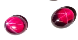 Rubis étoilé transparent ovale 10x12 mm 9 carats, cabochon poli créé en laboratoire avec effet étoile à 6 branches pour la fabrication de bijoux - Product Image 6