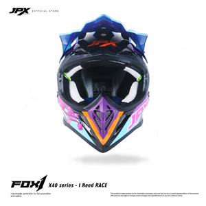 El casco JPX Fox1 Motif X 40 Supermoto Cross ofrece una protección superior y un estilo audaz para la mejor experiencia de motocross. - Product Image 1