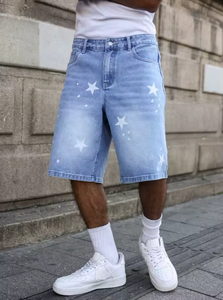 Shorts en jean bleu pour homme pour le printemps et l'été, avec des étoiles imprimées sur les jambes, élégants et faciles à assortir. - Product Image 3
