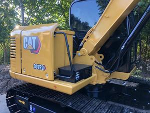 Mini-excavatrice CAT d'occasion de 1,8 tonne, excavatrice sur chenilles hydraulique, performances durables, faible nombre d'heures de travail, prête pour les chantiers de construction - Product Image 5