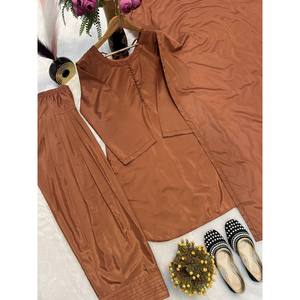 Ensemble de vêtements de soirée pour femmes de créateur avec haut, bas et dupatta fantaisie, vêtements élégants pour femmes - Product Image 5