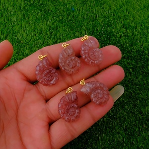 Colgante de Concha de Nautilus Tallada con Cuarzo Cereza Chapado en Oro Latón de Moda, Joyería de Piedras Preciosas Naturales Unisex - Product Image 3