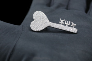 Colgante Personalizado de Aleación Chapada en Oro Estilo Hip Hop con Circonitas Heladas Ice Overlord - Product Image 3