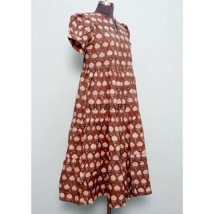 Robe midi bohème en coton lavable et écologique à imprimé floral, faite à la main, à manches courtes, pour femme, style décontracté, coupe trapèze, idéale pour l'été et la plage - Product Image 5