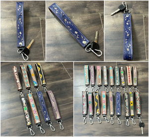 สายคล้องข้อมือหนังวัวแท้ งานแฮนด์เมด ดีไซน์หรูหรา ราคาประหยัด ใช้เป็นพวงกุญแจหรือสายคล้องกระเป๋า สำหรับทุกเพศ - Product Image 3