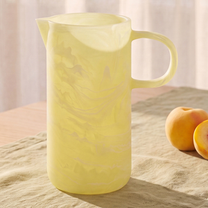 Pichet à vin en résine léger de luxe, motif floral moderne découpé, vaisselle de fête écologique, capacité personnalisable - Product Image 1