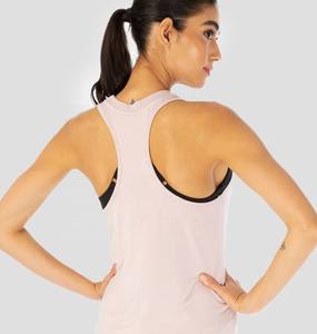 Débardeur de sport pour femme à col rond avec logo personnalisé sur le devant - Vêtement de sport respirant à séchage rapide pour la salle de sport et la course à pied - Product Image 2