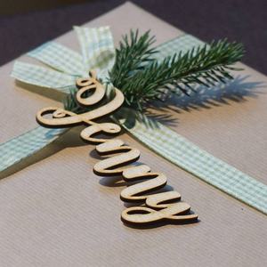 Etiqueta de Madera Personalizada con Nombre, Corte Láser, Decoración Navideña, Estilo Rústico, para Exhibición en Mesa Festiva - Product Image 2