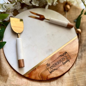 Tabla de Quesos Personalizada de Mármol y Madera de Acacia con Juego de Cuchillos para Queso de Acero Inoxidable Dorado, Plato Premium para Servir Charcutería - Product Image 3