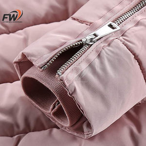 Chaqueta Corta Acolchada para Mujer, Diseño Moderno, Nueva Colección OEM, Chaqueta de Invierno Personalizada de Alta Calidad con Cierre y Protección Contra el Viento - Product Image 5