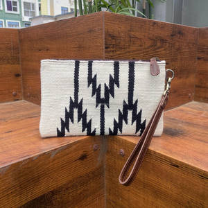 กระเป๋าสตางค์หนังแท้หลายใบทำด้วยมือกระเป๋าคลัทช์ข้อมือหนังแท้สไตล์ตะวันตกของขวัญสุดหรูสำหรับผู้หญิง - Product Image 5