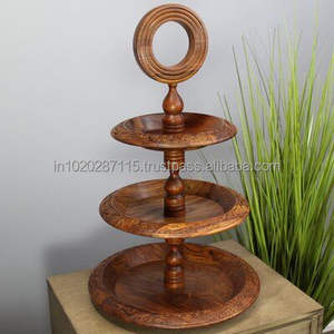 Elegante soporte para tartas de madera artesanal para servir tartas especiales durante bodas, aniversarios y cenas - Product Image 6