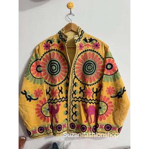 Chaqueta de Terciopelo con Cuello Alto y Bordado Floral, Hecha a Mano, Premium, para Mujer, Manga Larga, Largo Regular, Tejido, Estilo Invernal - Product Image 5