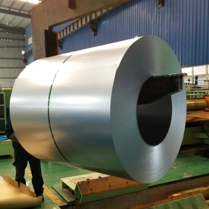 Bobine d'acier galvanisé directement de l'usine en stock, bobine GI à paillettes régulières pour le profilage et les panneaux sandwich - Product Image 1