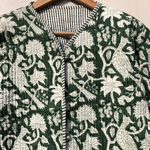 Veste matelassée Kantha réversible vintage, faite à la main en Inde, multicolores, en coton asiatique, avec motifs brodés, bio, taille Queen pour adultes - Product Image 1