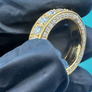 Bague éternelle ronde en moissanite pour femme, en argent 925 plaqué or, bijoux pour cadeau de mariage, anniversaires et fêtes - Product Image 1