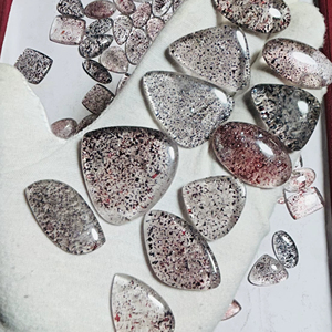 พลอยทรีมูร์ตี คุณภาพระดับ AAA ชาซาร์ เดนดริติก อาเกต ลายต้นไม้ รูปทรงคาโบชอง พลอยธรรมชาติเม็ดเดี่ยว ขนาด 15-50 มม. จากราชสถาน - Product Image 1