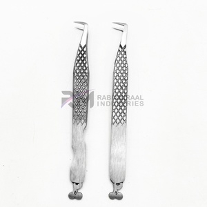 Pinzas para Extensión de Pestañas RMI, Nuevas y Más Vendidas, Pinzas para Volumen y Extensión de Pestañas, 2 Piezas, Plateado Mate, Empaque Sostenible - Product Image 4