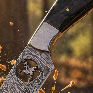 Cuchillo de Camping Personalizado Hecho a Mano de Acero de Damasco con Punta Clip de 3mm, Mango de Cuerno Negro, Funda de Cuero, Grado DIY, OEM Disponible, 9 pulgadas - Product Image 4