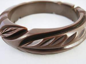 Bracelet en résine de haute qualité et design tendance, style vintage pour femmes, forme ronde lisse et grande taille - Product Image 2