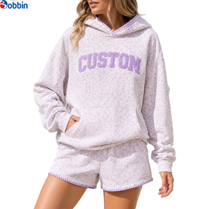 Ensemble 2 pièces tricoté personnalisé pour femme, imprimé floral Ditsy, comprenant un sweat à capuche et un short avec bordure contrastée et broderie en tissu éponge, style survêtement - Product Image 4