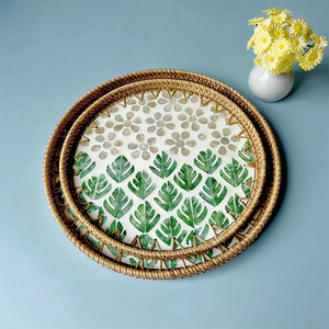 Plateau rond en rotin de qualité supérieure avec motif floral en nacre et feuille de palmier Monstera verte, plateau décoratif pour thé et café, vente en gros - Product Image 1