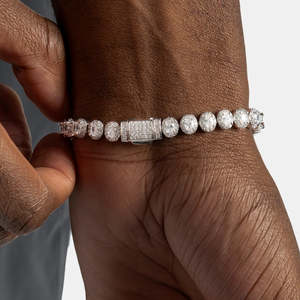Bracelet tennis en argent sterling 925 avec moissanite taille ronde, couleur D, pureté VVS1, bracelet de luxe serti de diamants pour femme - Product Image 3