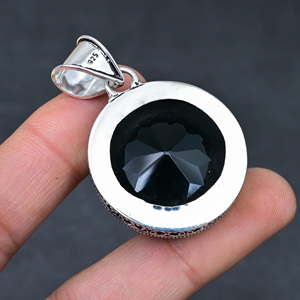 Venta al por mayor de colgantes de plata de ley con ónix negro sintético en forma de lágrima para mujer, joyería. - Product Image 2