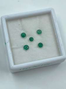 Pendentif en émeraude verte naturelle de Zambie de qualité supérieure, taille brillant ronde, 1,68 carat, 4-4,5 mm, bijoux fins en gros - Product Image 2